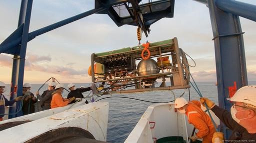 تلسکوپ ردیاب نوترینو KM3NeT